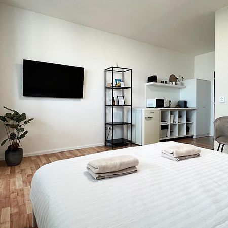 Air-Conditioned Studio, Close To City Centre & Tram Stop Bratislava Dış mekan fotoğraf