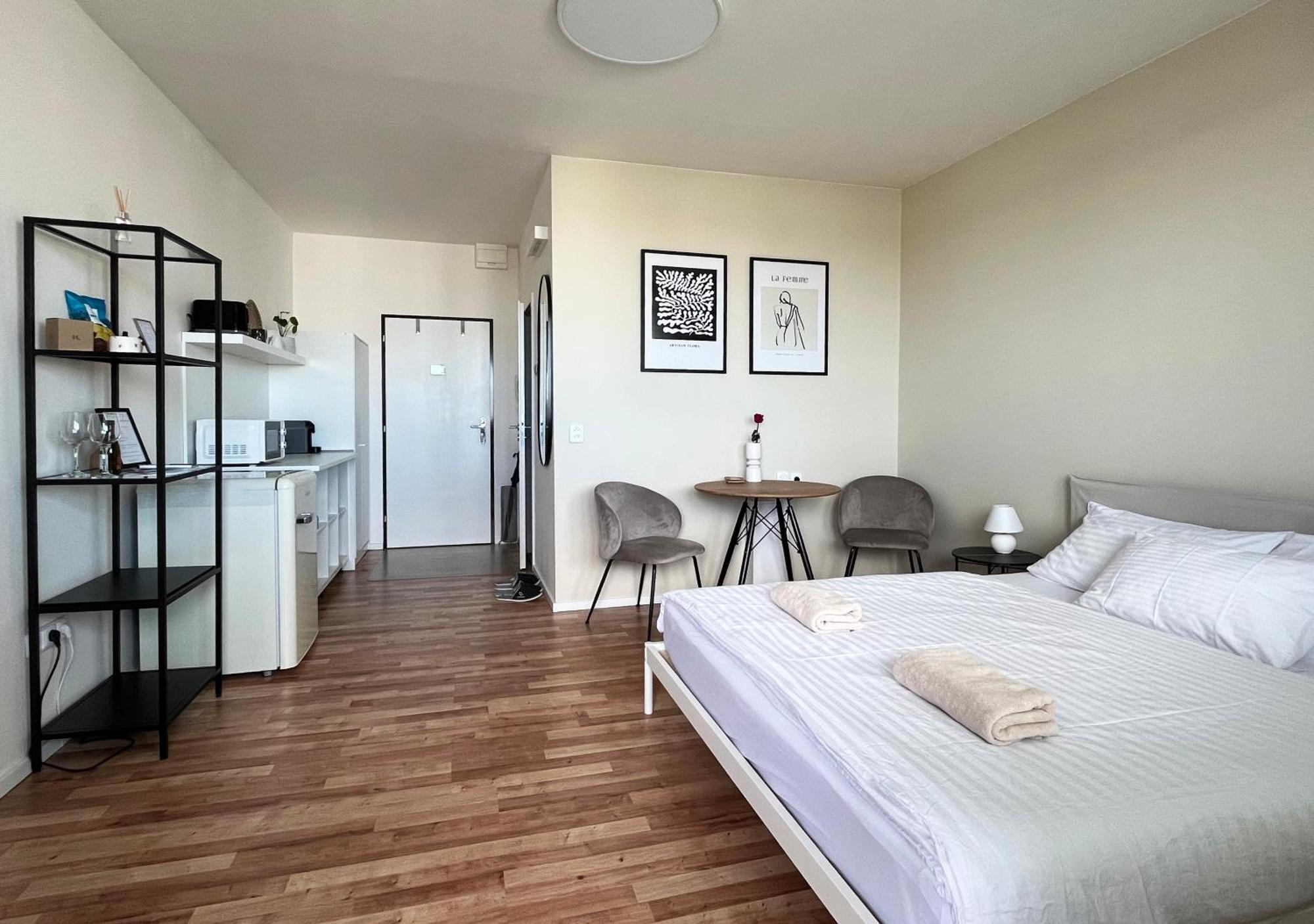 Air-Conditioned Studio, Close To City Centre & Tram Stop Bratislava Dış mekan fotoğraf