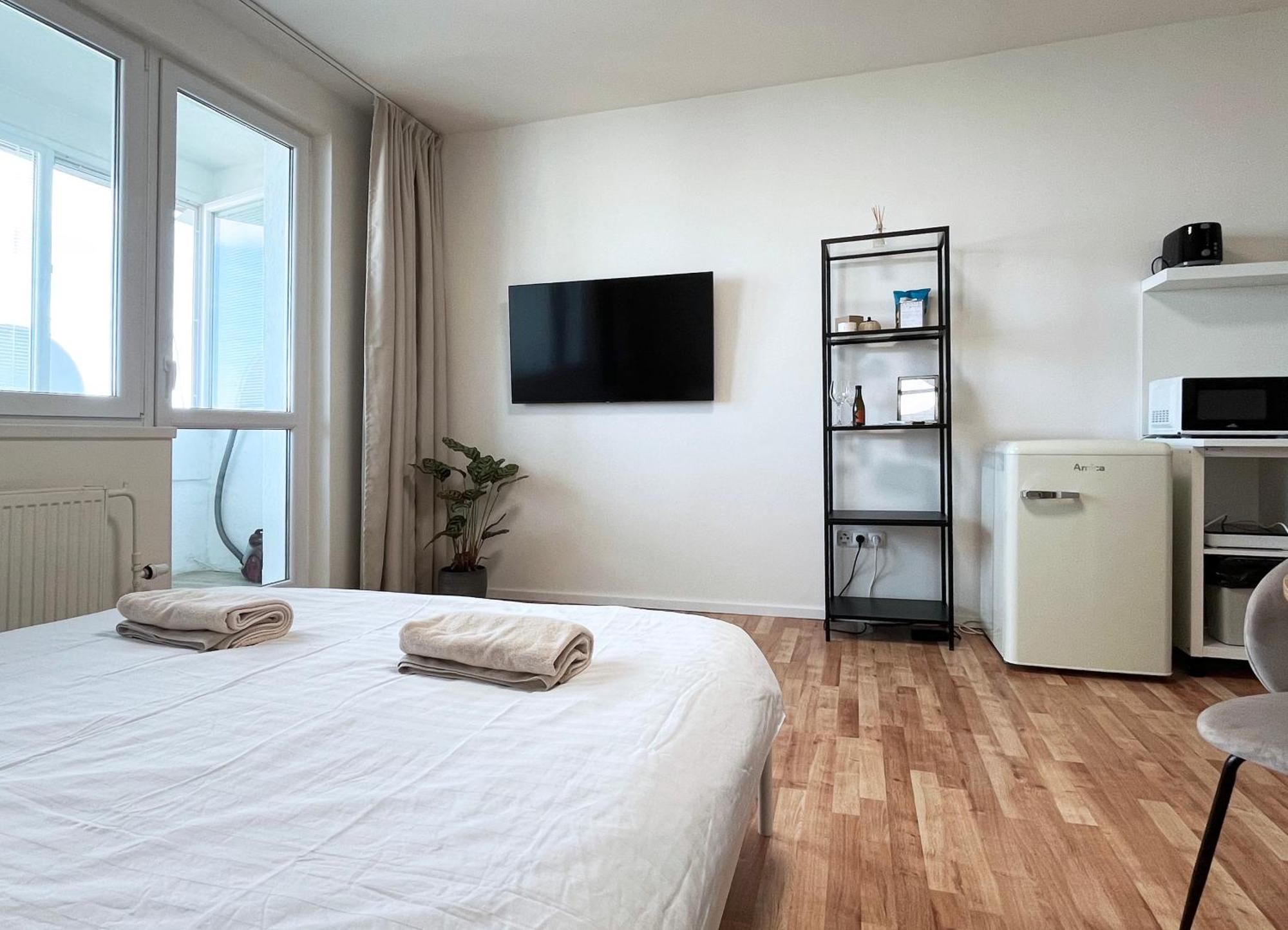 Air-Conditioned Studio, Close To City Centre & Tram Stop Bratislava Dış mekan fotoğraf
